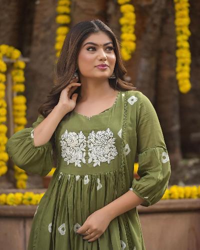 Green Cotton Discharge Print Kurti Pant Set Of 2