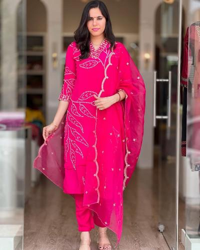 Ethnic Bandhej Salwar Suit With Organza Dupatta