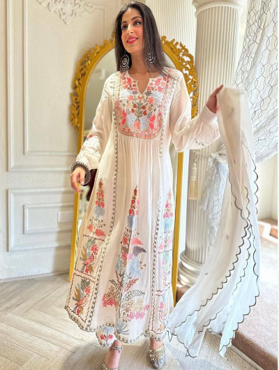 WHITE SUIT EMBROIDERY SALWAR KAMEEZ 