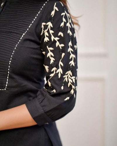 Black Pintex Detailing Embroidered Cotton Kurti Pant Set Of 2