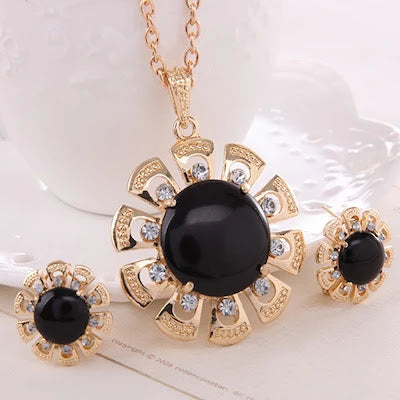 Rose Gold Black Crystal Pendant earring Necklace Set 